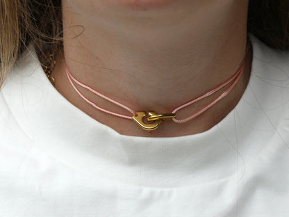 collier cordon menotte