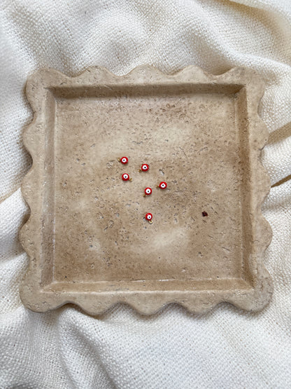 Pendentif œil rouge