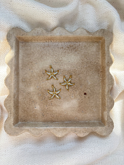 pendentif fleur blanche