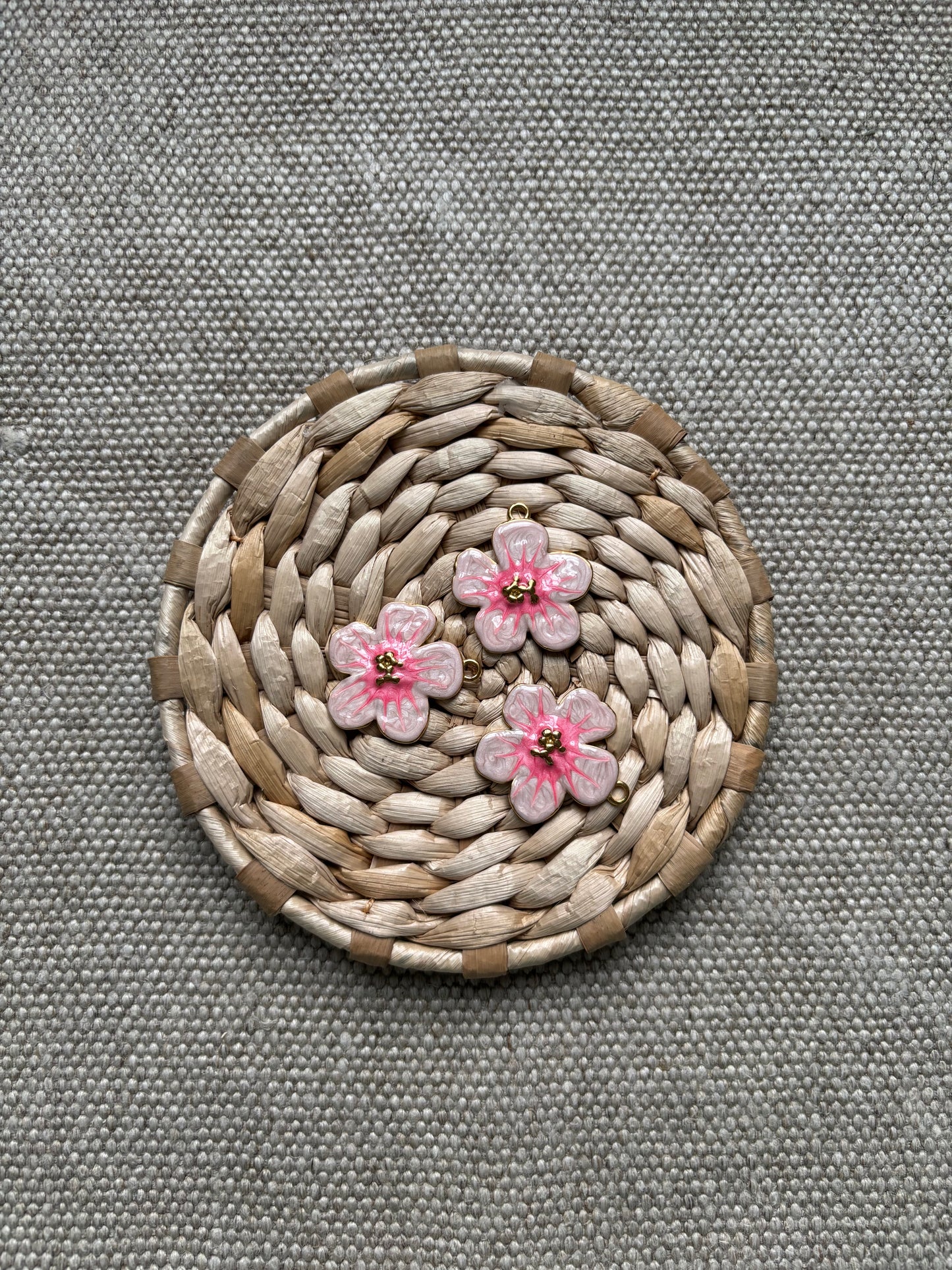 pendentif fleur rose