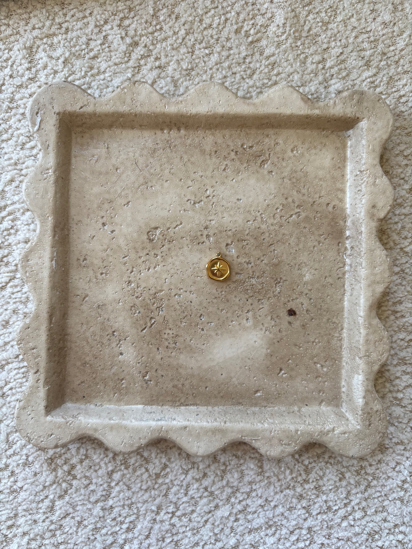 pendentif rond éclipse